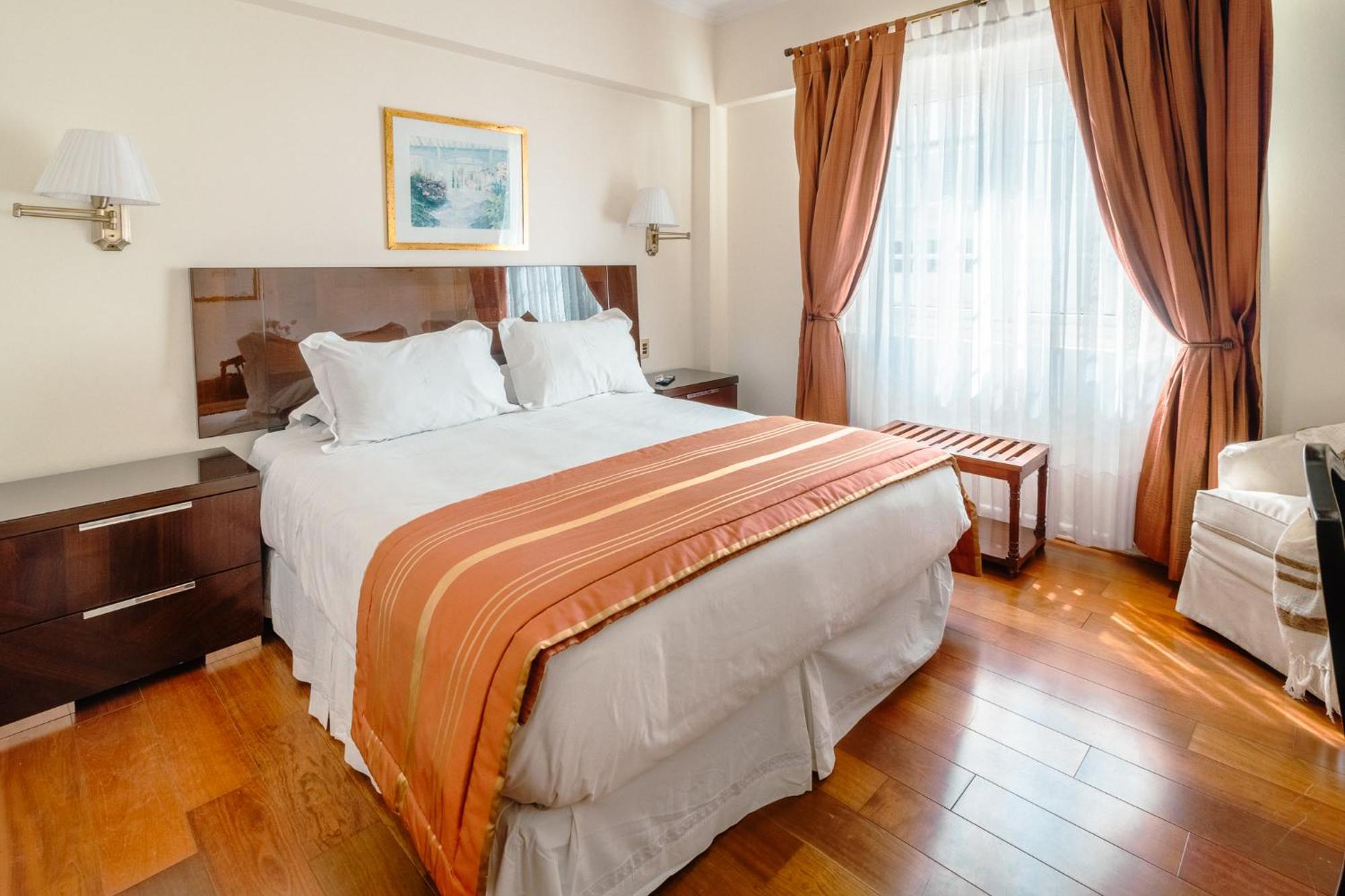 Orly Suites Santiago Buitenkant foto